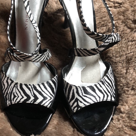 2 for $15. Dana Bachman size 9 - Picture 2 of 7